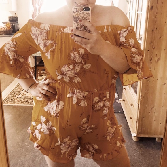 Cute Summer Romper - Picture 4 of 9